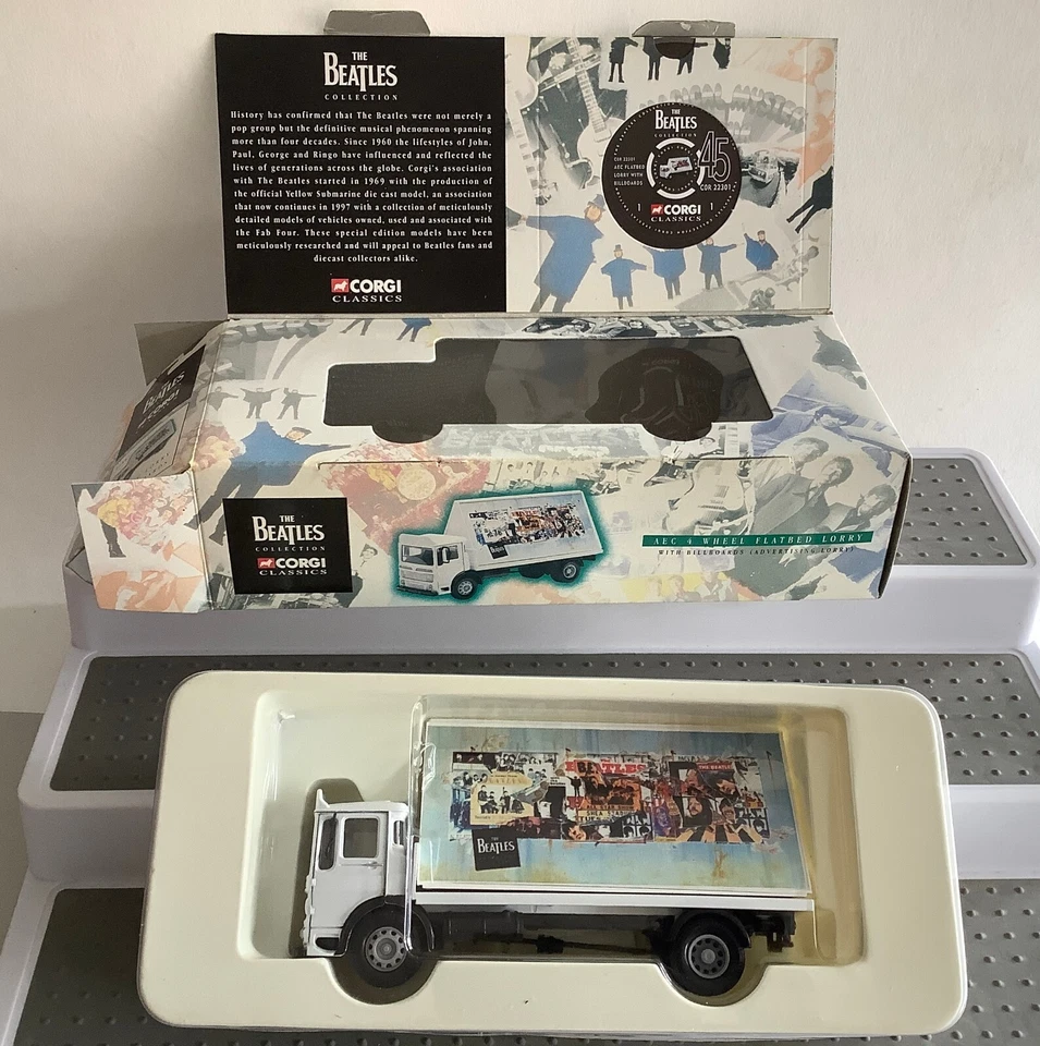 ✅Corgi Classics - The Beatles Collection "AEC 4Wheel Flatbed Lorry" (FE44-22S9/5) - Immagine 1 di 4