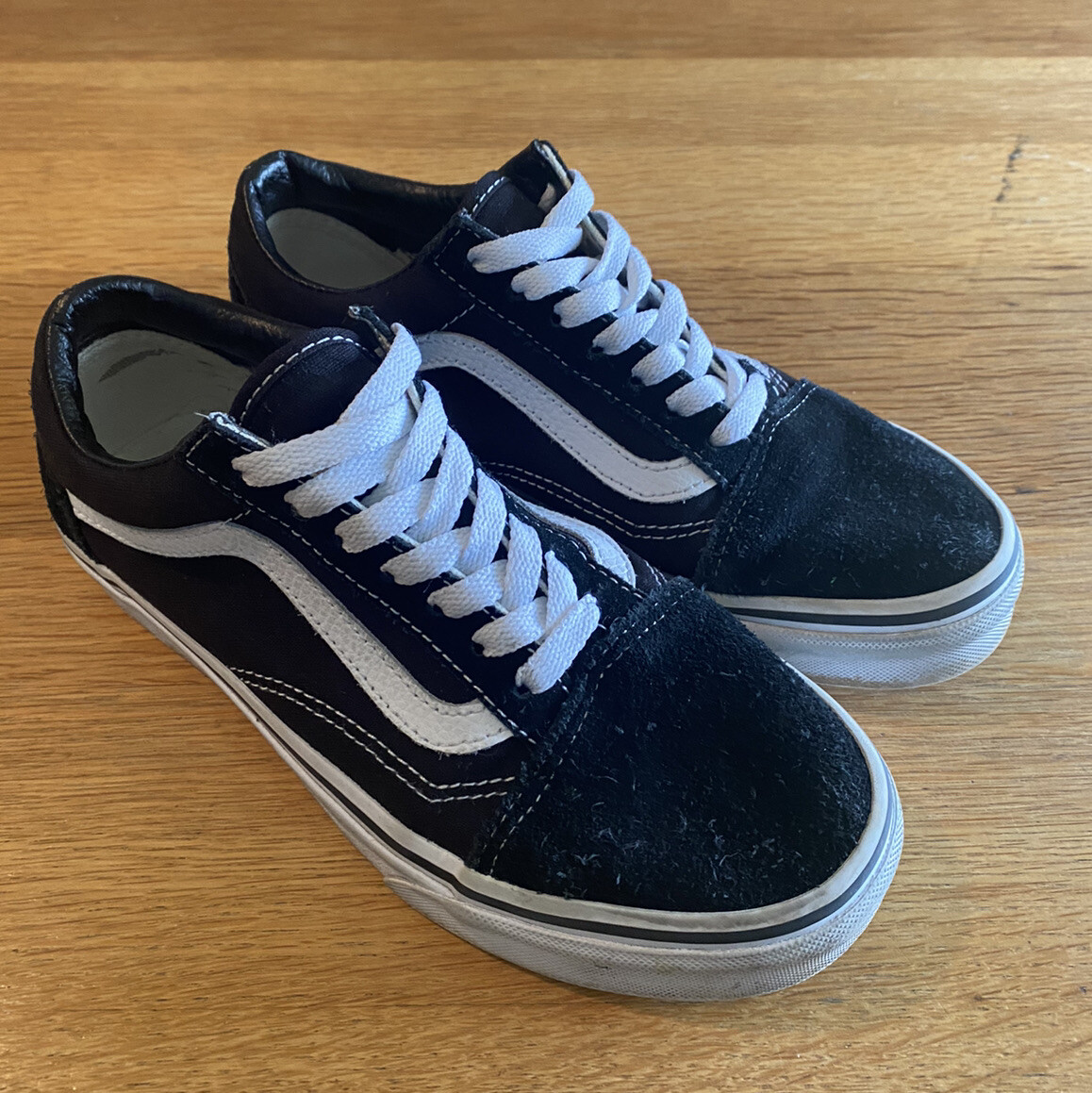 White Skate Shoes Size Men 4.5 Women 
