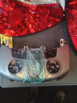 Toyota RAV4 2006-2008 control de temperatura automático limitado Foto 1 de 4