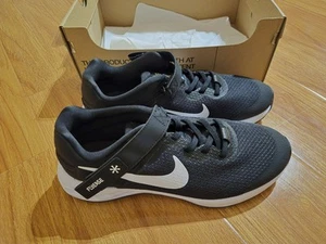 Nike Revolution 6 FlyEase Black White Running Shoes US 5.5Y EUR 38 New with Box - Picture 1 of 4