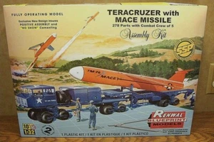 KIT MODELO RENACRUZER RENWAL CON MISIL MAZA ESCALA 1/32 - Imagen 1 de 2