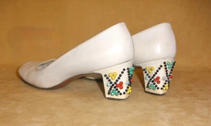 1960's Ladies Mod White Leather Pumps w/ Bead Accented Heels - Size 7N Berger's - Picture 1 of 9