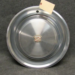 1976 Superior Model 54 Cadillac Ambulance Hub Cap 15" Stainless Steel 60079 - Picture 1 of 6