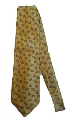 Corbata de seda clásica amarilla con patrón de peces contorno negro Vineyard Vines Foto 1 de 4