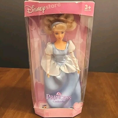 Disney Store Princesa Cenicienta Muñeca Con Cepillo de Estilo Zapatillas 2004  Foto 1 de 4
