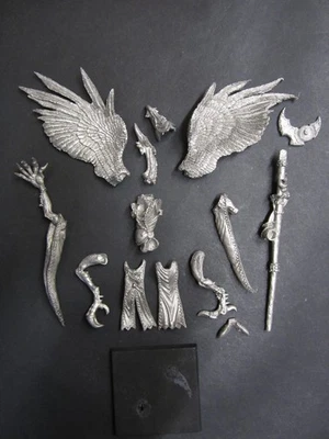 Warhammer Fantasy Chaos Greater Daemon of Tzeentch metal miniature - Image 1 of 4
