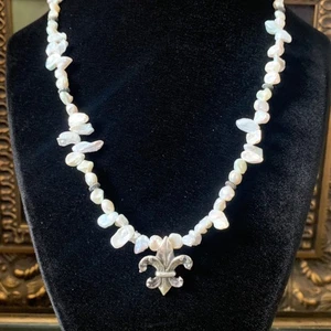 Jose Balli Fleur-de-Lis Halskette mit Anhänger 18 Zoll Süßwasserperlen Sterlingsilber - Bild 1 von 11