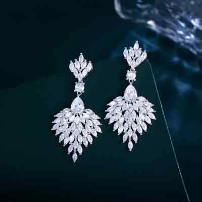 Pendientes colgantes de pájaro gota de diamantes simulados corte pera regalo enchapados en oro blanco de 14K Foto 1 de 4