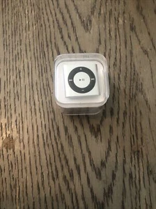 Apple iPod Shuffle 4th Generation Silver (2 GB) #A1373 - Device Only - Picture 1 of 10