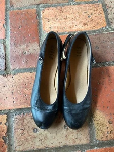 Tap dancing shoes Womens AUS size 10 - Picture 1 of 4