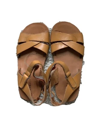 Sandalias Zara para niña pequeña talla US 7,5 EU 25 súper lindas Foto 1 de 4