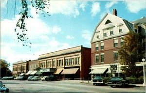 BRANDON VERMONT MAIN STREET VINTAGE POSTCARD - Picture 1 of 2