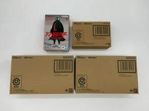 S.H. Figuarts Shin Kamen Rider 1 & 2 with 2 Cyclones New & Sealed - Picture 1 of 7