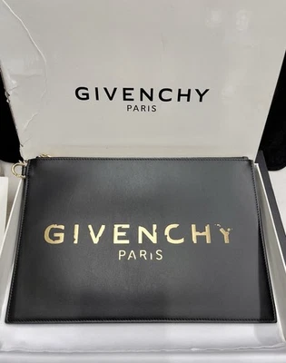 GIVENCHY Bolsa Mediana Impresión Icónica con Cremallera Negra 100% Becerro - BB607VB0R9 001 Foto 1 de 4