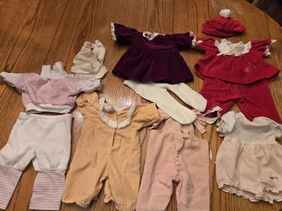 Lote de ropa para niños Cabbage Patch - Todos los años 80 COLECO varios conjuntos terciopelo calcetín Foto 1 de 4