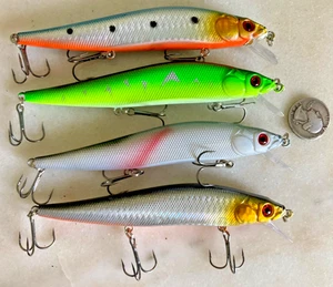 SET 4 ANGELKÖDER CRANKBAITS MARKENLOS 5" RASSEL JERKBAITS MEGABASS KLONE MIX - Bild 1 von 8