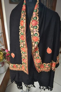 KASHMIRI EMBROIDERY BLACK CREWEL EMBROIDERED FLORAL WOOL PASHMINA STOLE - Picture 1 of 6