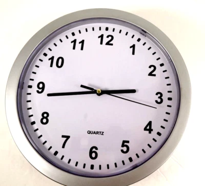 Reloj de Pared con Compartimento Secreto de Almacenamiento Cuarzo Plateado y Blanco Leer Foto 1 de 4