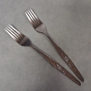 Ekco EKS23 Dinner Forks 2 Stainless Steel 7 1/2" Single Rose on Handle - Picture 1 of 6