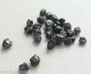 Diamante grezzo nero naturale 10 ct da 3 a 5 mm, diamante grezzo nero sfuso lotto - Foto 1 di 4