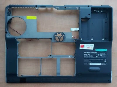 Carcasa Base Inferior Clevo M57A Chasis + Altavoces. Foto 1 de 4