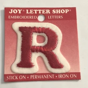 Joy Letter Shop Rojo R 1.5” Hierro Palo Bordado Parche Aplique Artesanía - Imagen 1 de 5