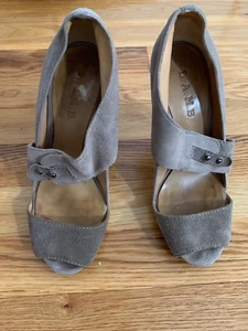 L.A.M.B. Gwen Stefani Cross Strap Pumps Sand Suede Peep Toe Heels Sz 6 - Picture 1 of 12