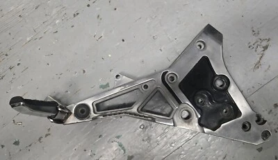 YAMAHA FJ1100 FJ1200 RH НОГИ PEG КРОНШТЕЙН 36Y-27443-00-00 - Изображение 1 из 4