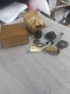 1472986 CADILLAC REPAIR KIT VINTAGE AUTO PART 1960'S ON USED AND NEW33 - Picture 1 of 1