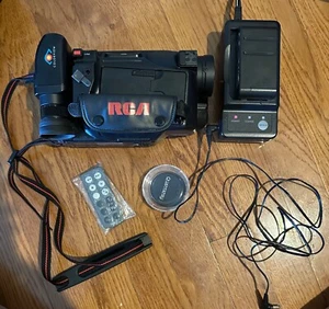 RCA Pro 8X Videocámara Videocámara Cargador de Batería Lente Difusora Remoto FUNCIONA - Imagen 1 de 9
