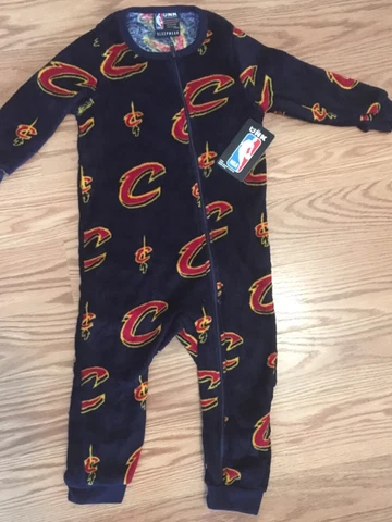 Cleveland Cavaliers  UNK NBA Child’s 2T Basketball Pajamas NWT Cover