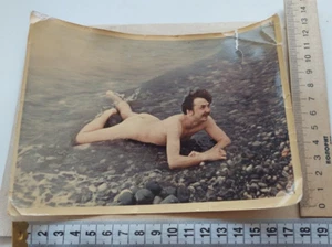 Vtg Photo Affectionate Guy Nude Man Barefeet Fine Body Naughty Smile Hold Hands - Picture 1 of 4