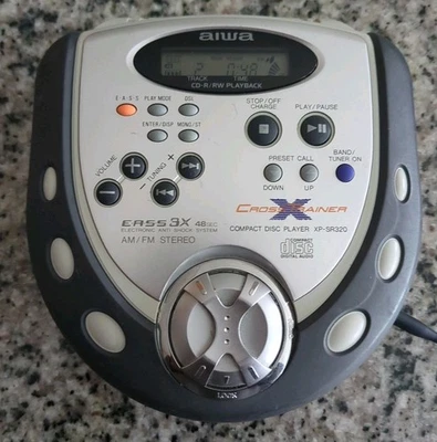 Rádio AM/FM portátil Aiwa CD player Discman Cross Trainer XP-SR320 testado funciona - Imagem 1 de 4