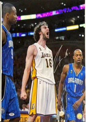 Foto firmada por Pau Gasol 16x20 Los Angeles Lakers NBA PSA AP47123 Foto 1 de 2