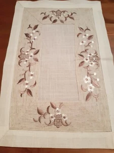 (Set Of 4) 30cm*45cm(oatmeal leaf) Traditional Embroidered FloralMotifPlacemats - Picture 1 of 2