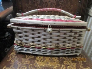 Vintage Sewing Basket Wicker Satin Lined Nice Condition - Picture 1 of 9
