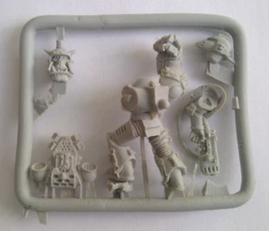 Warhammer 40K 25 Anniversary Space Marine Crimson Fists Captain - Picture 1 of 4