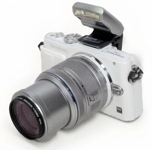 Olympus Pen E-PL6 mirrorless digital camera w. 14-42 lens / Flash Kit *white - Picture 1 of 5