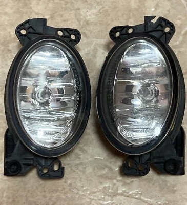 Mercedes Benz W211 E350 CLK350 GL550 Fog Light - Image 1 of 4