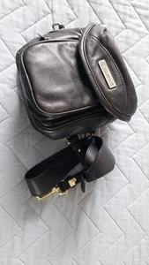 Fujifilm Genuine Leather Camera Bag - Picture 1 of 3