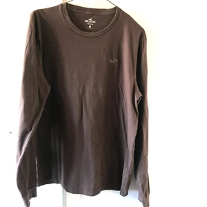 Hollister Men's Light Brown Long Sleeve Crew Neck T-Shirt - Medium - Picture 1 of 9