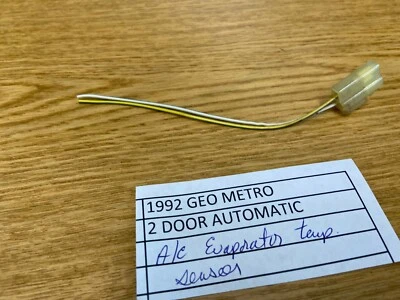 GEO METRO AC 1989-1994 EVAPORADOR SENSOR DE TEMPERATURA CABLEADO CONECTOR COLETA Foto 1 de 4