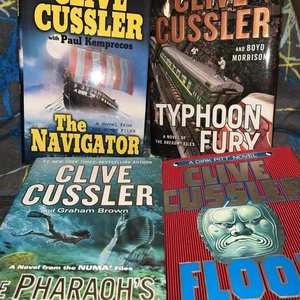 Lot Of Four Hardcover Clive Cussler Books - Bild 1 von 3