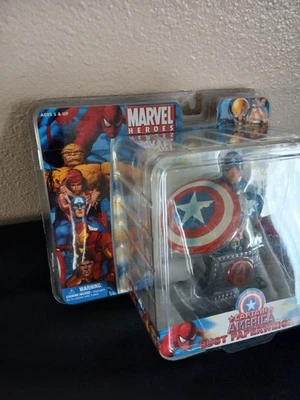 "Pisapapeles busto Capitán América 6"" por monograma Masterworks - Marvel Heroes 2006" Foto 1 de 4