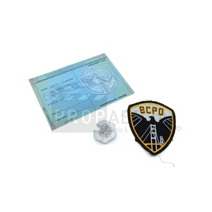 Juego de 3 accesorios serie Netflix ALTERED CARBON utilería original (1864-5814) - Imagen 1 de 3