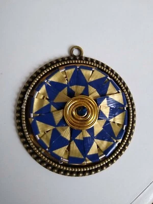 Ciondolo blu e oro diametro 4 cm circa , base in metallo color argento - Immagine 1 di 2