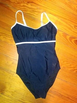 Maiô feminino One Piece preto branco tamanho XS em excelente estado usado parques da Disney - Imagem 1 de 4