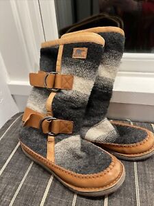 Sorel Chipahko Boots Women Size 9.5 Gray Wool Leather 2 Buckles 12 Inches