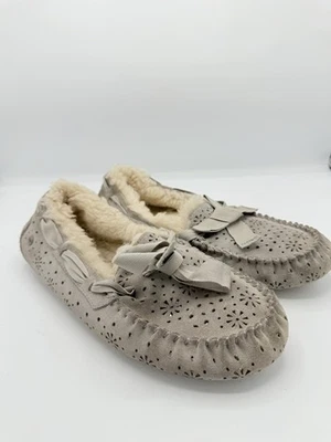 UGG Mujer Dakota Sunshine Arco Gamuza Zapatilla Mocasín EE. UU. 9 Sello Gris 1922 Foto 1 de 4