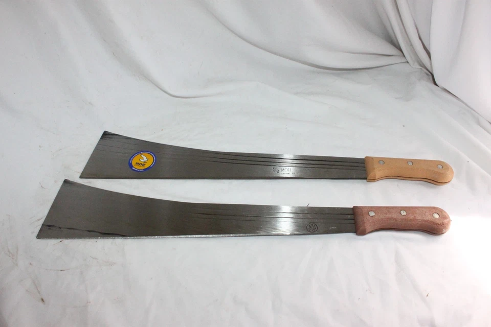 Hecho en Colombia Machete de Caña de Azúcar Acero Británico Full Tang Invermec Gran Bretaña Foto 1 de 4